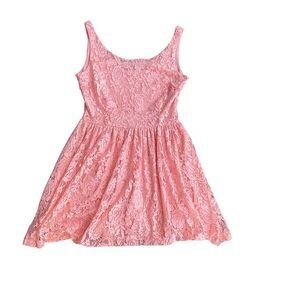 Soprano flowy dress in pink with zippers and adorable print in great condition‎